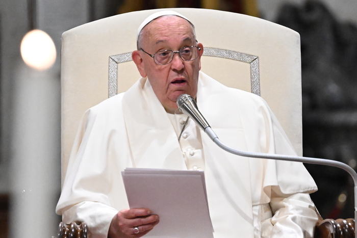 Stop saying those who care for poor are communists - pope