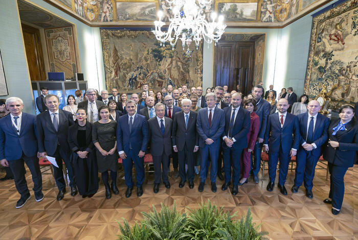 Mattarella: ‘Le istituzioni abbiano rispetto per la stampa’  – Notizie – Ansa.it