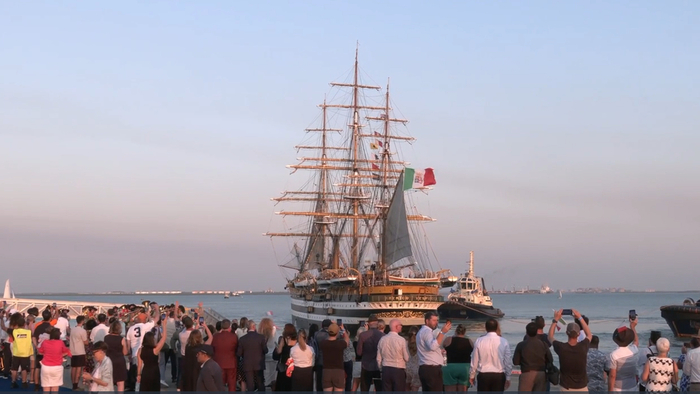 “Goodbye Darwin”: l’Amerigo Vespucci saluta l’Australia – Mondo – Ansa.it