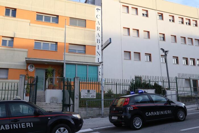 Uccide la moglie davanti ai figli, 30enne fermato nel Casertano – Notizie – Ansa.it