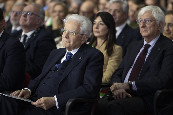 Mattarella all’Anci: ‘I Comuni simbolo dell’unità del Paese. Adoperarsi perché la gente torni a votare’ – Notizie – Ansa.it