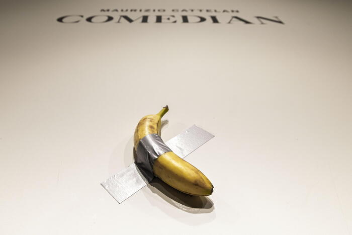 Oltre sei milioni da Sotheby’s per la banana di Cattelan – Notizie – Ansa.it