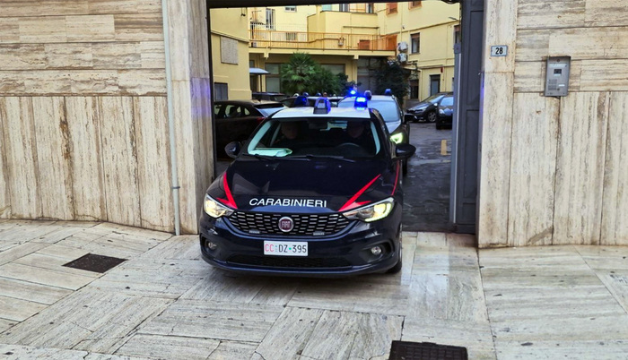 Police officers attacked during drug sweep in Rome