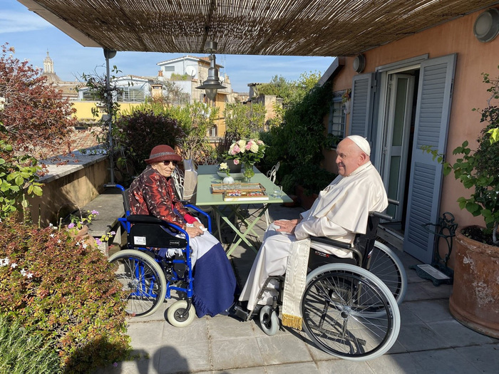 Pope Francis pays home visit to Emma Bonino