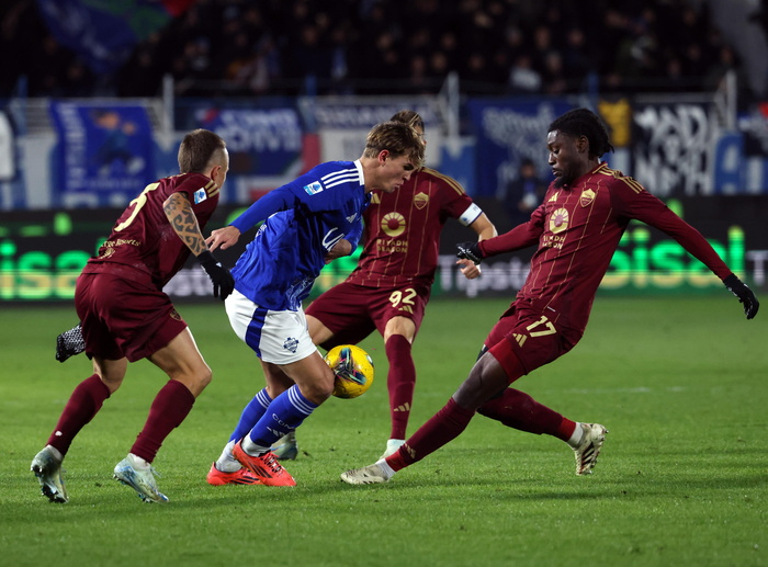 La Roma cade a Como, giallorossi ko 2-0