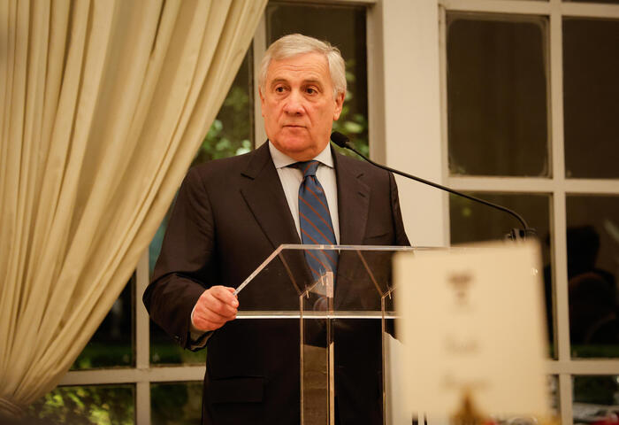 Tajani: 'Contrari al terzo mandato, ma leali con i nostri alleati'