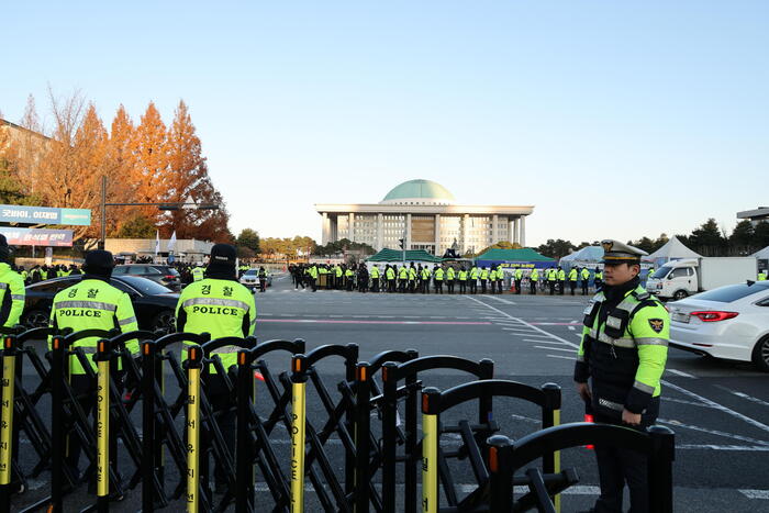 Caos a Seul, revocata la legge marziale dopo le proteste. Possibile impeachment per Yoon – Notizie – Ansa.it