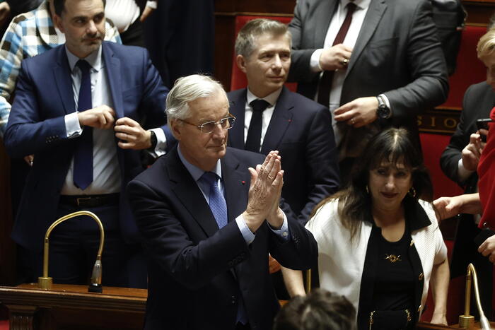 Cade il governo Barnier, la Francia precipita nel caos – Notizie – Ansa.it