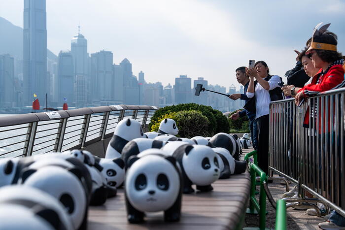 Borsa: Hong Kong chiude a +2,83% malgrado dazi Cina a Usa