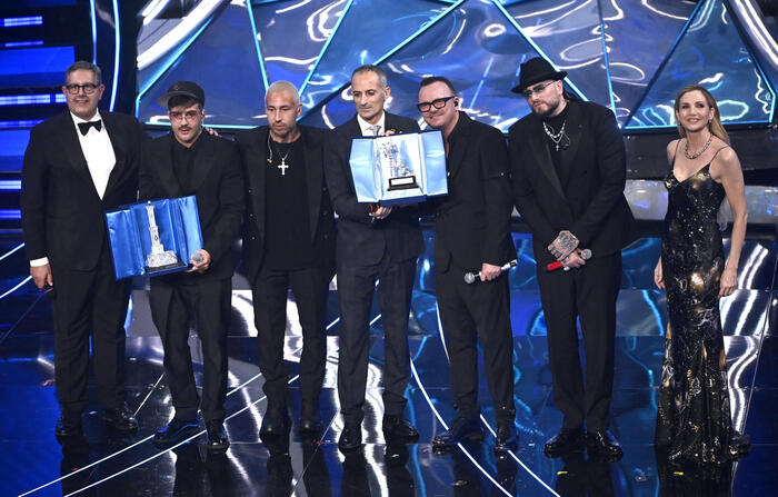 Sanremo 2024, Guillier vinner omslagskvällen – Nyheter