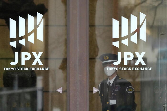 Borsa: Tokyo, il Nikkei supera il massimo storico del 1989