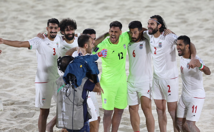 Beach soccer: Italy lose 6-4 to Brazil in world final