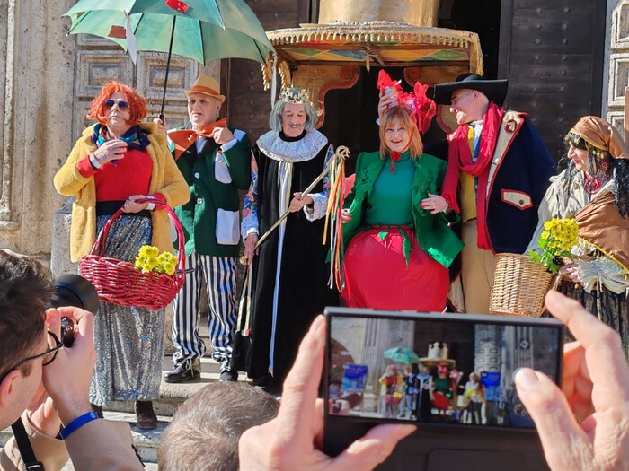 Il sindaco consegna le chiavi di Ascoli a Re Carnevale - Notizie 