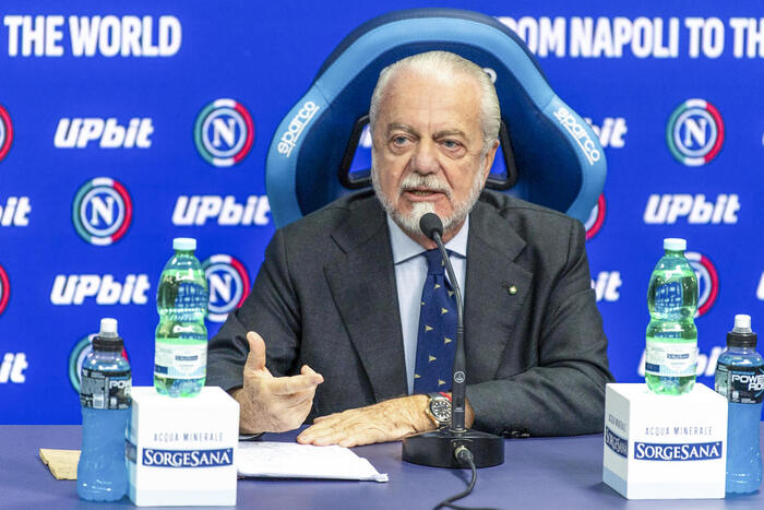 Riunione con De Laurentiis, poi primo allenamento per Calzona