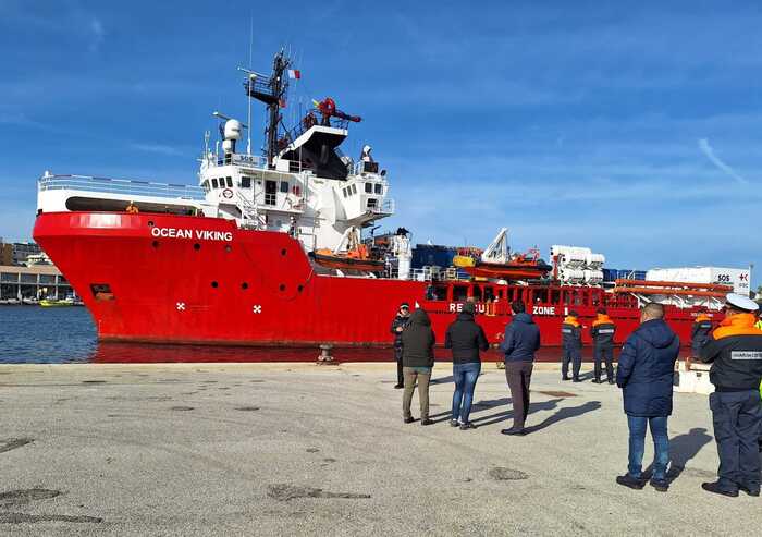 Migranti, sequestrata a Brindisi la nave Ocean Viking – Notizie