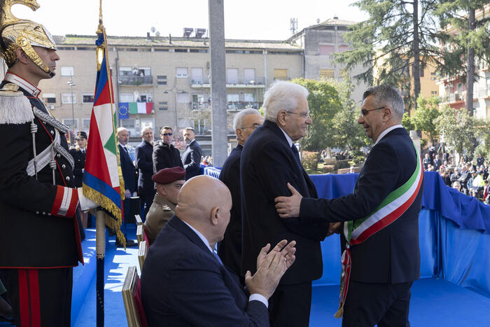 Mattarella: 'Far cessare ovunque il fuoco delle armi'