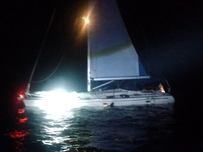 Barca a vela rischia di affondare all’Asinara,occupanti in salvo – Notizie