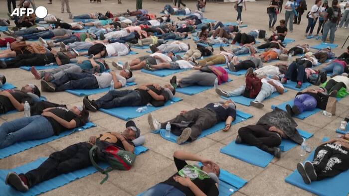 "Siesta di massa" a Città del Messico