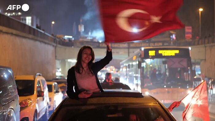 Amministrative Turchia, Istanbul festeggia la vittoria dell’opposizione   incarnata da Ekrem Imamoglu “Vittoria contro Erdogan per la democrazia” – Mondo – Ansa.it