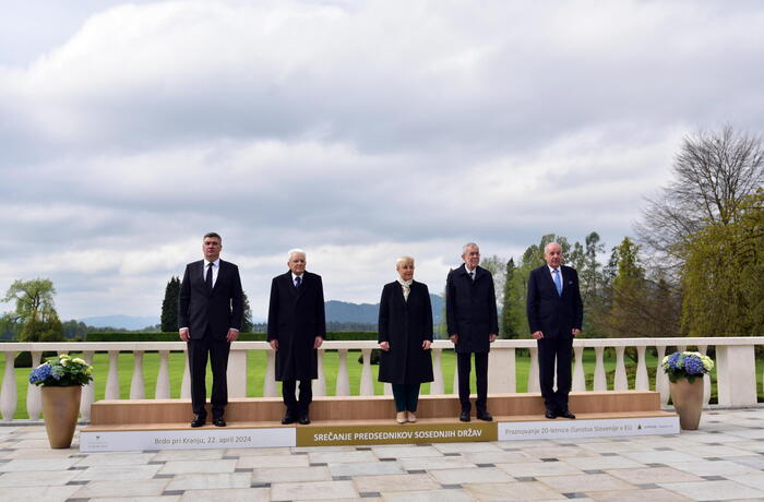 Mattarella: 'Votate in tanti, all'Ue servono riforme coraggiose'