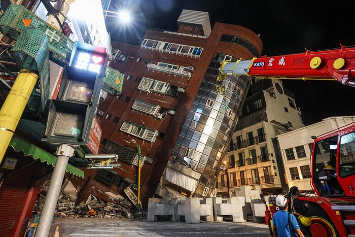 Terremoto di magnitudo 7.4 a Taiwan, 9 morti e 821 feriti – Notizie – Ansa.it