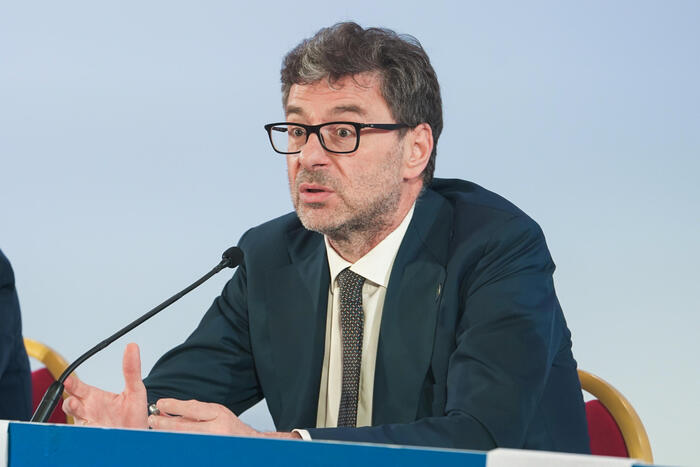 Giorgetti raises Italy frozen out of EU decisions at ESM