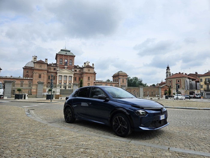 Det nya Lancia Ypsilon el- och hybridkoncept – Nyheter…