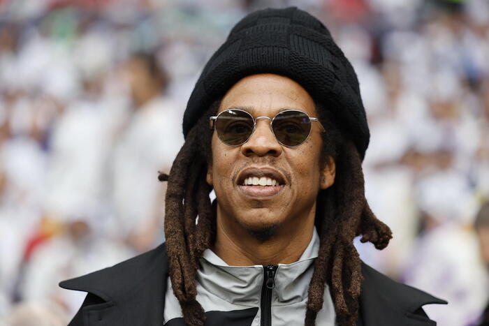 Jay-Z accusato di stupro di minore fa causa all'avvocato