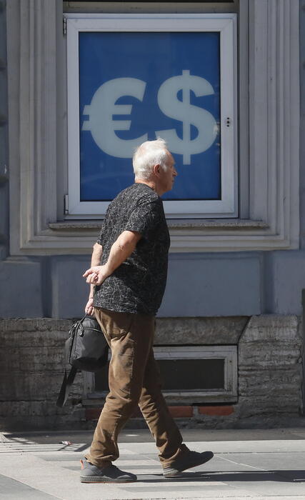 Euro stabile in avvio di giornata a 1,0813 dollari