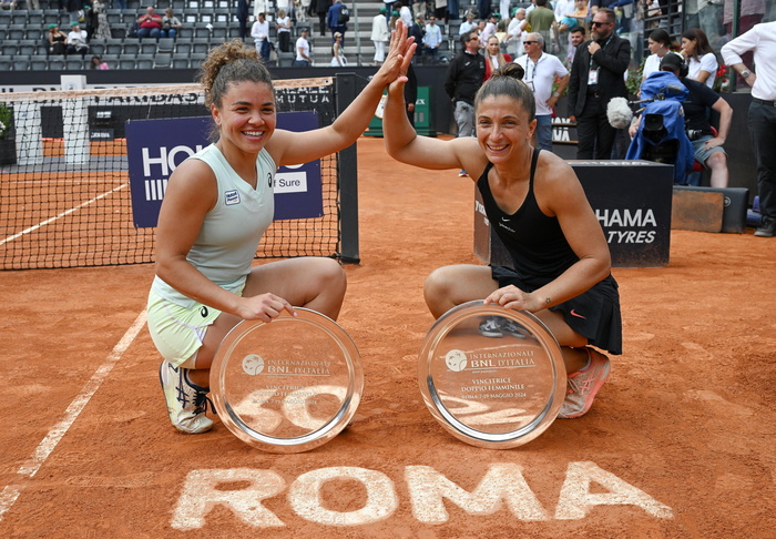 Tennis: Paolini-Errani in French doubles final