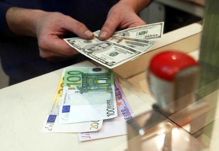 L'euro è in lieve rialzo, a 1,0817 dollari