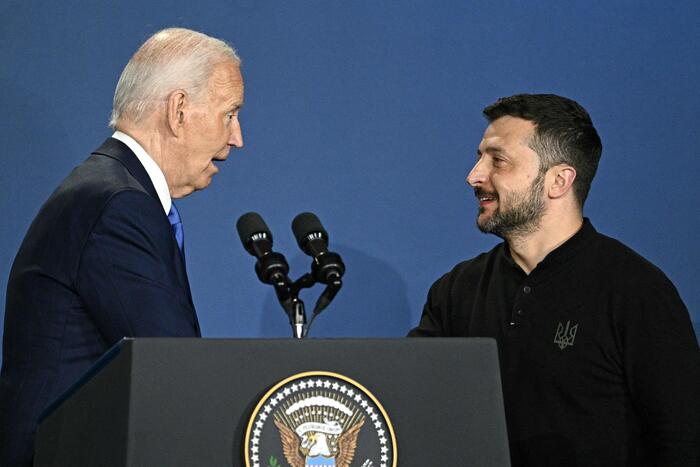 Zelensky vola in Usa, Biden sarà il primo a vedere il piano per la vittoria – Notizie – Ansa.it