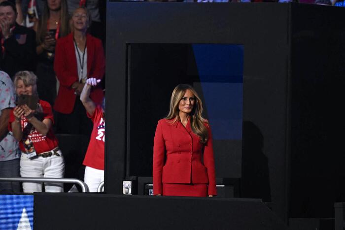 Melania Trump ammette: ‘Sostengo i diritti delle donne, anche l’aborto’ – Notizie – Ansa.it