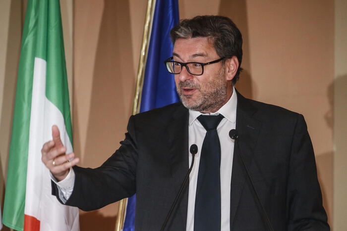 Parte la corsa per la Manovra finanziaria, Giorgetti: nuove regole rendono complicato fare il bilancio – Notizie – Ansa.it