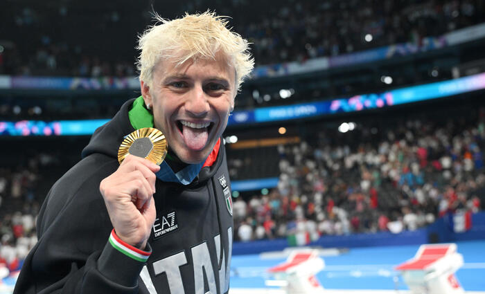 Primo Oro Dell'Italia Alle Olimpiadi Di Parigi, Martinenghi Vince I 100 ...