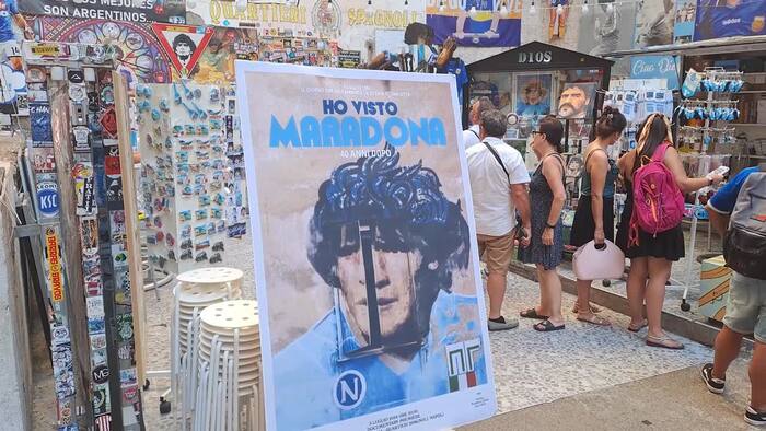 Napoli, "Maradona non fu evasore": sentenza esposta ai Quartieri spagnoli