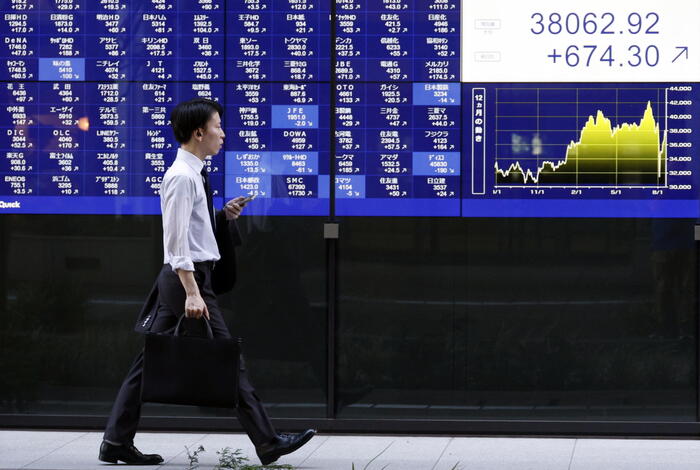 Borsa: Tokyo, apertura in rialzo (+0,97%)