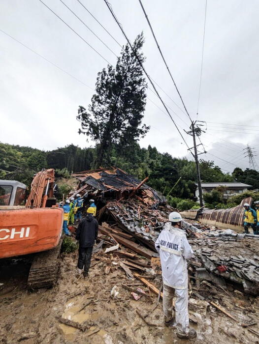 Tifone Shanshan, 3 morti e un disperso in Giappone