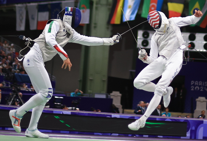 Italy set to win another medal with men's foil fencing team