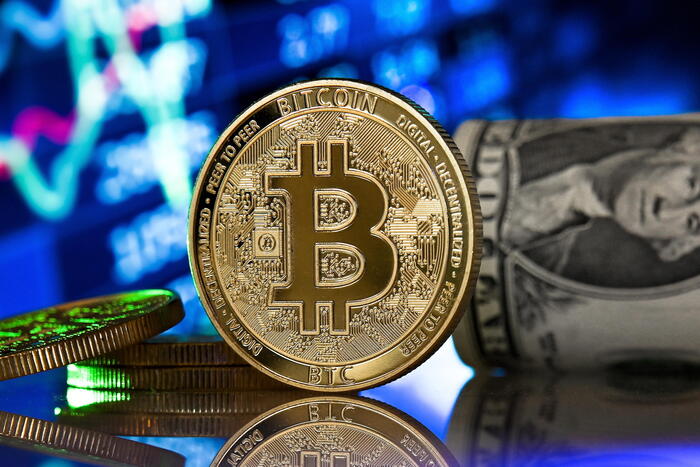 Il Bitcoin accelera ancora, sale dell’8% a oltre 75.000 dollari – News – Ansa.it