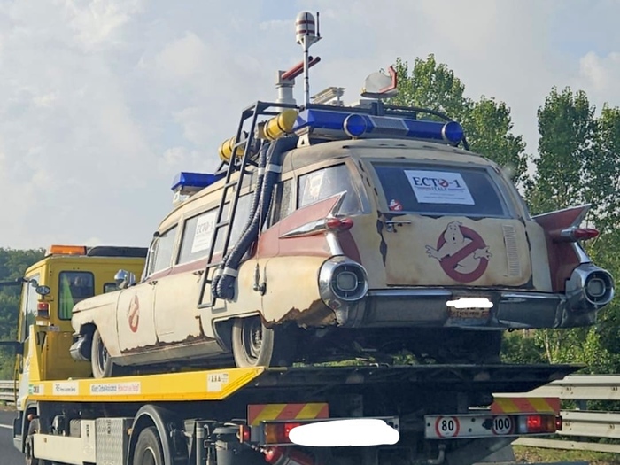 Con la Cadillac di Ghostbuster in A1, multa e sequestro – Mondo Motori – Ansa.it