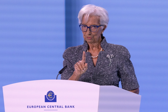 Lagarde: ‘Coraggio? La Bce non è soggetta a pressioni politiche’ – Notizie – Ansa.it