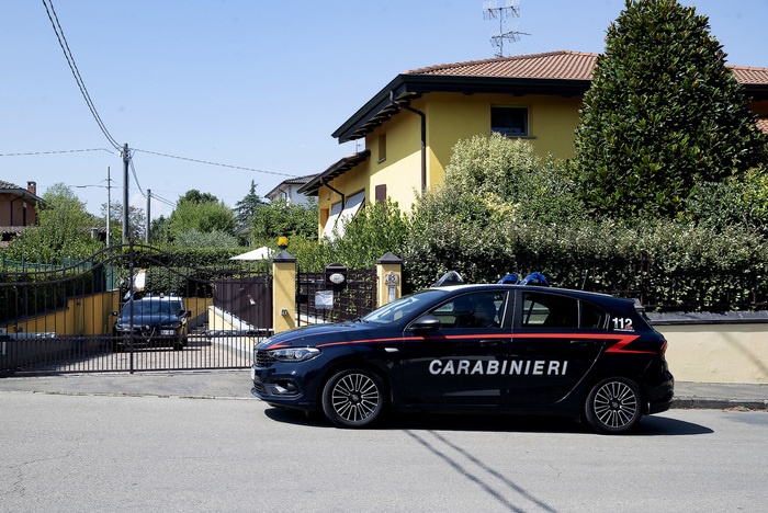 I carabinieri nel giardino dei neonati sepolti, si scava ancora – Notizie – Ansa.it