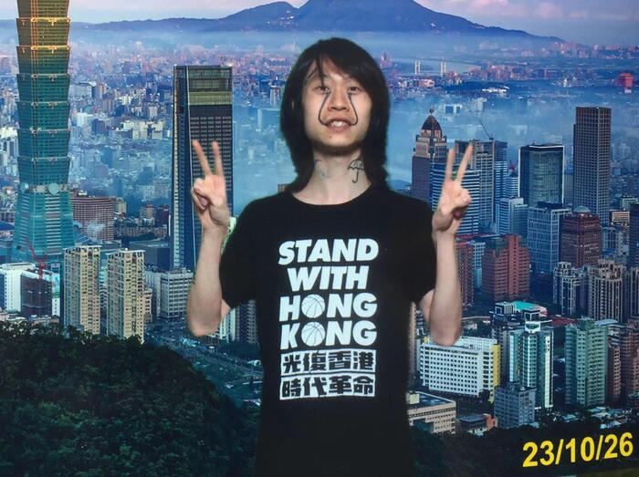 Hong Kong, 14 mesi di carcere per una ‘t-shirt sediziosa’ – Asia – Ansa.it