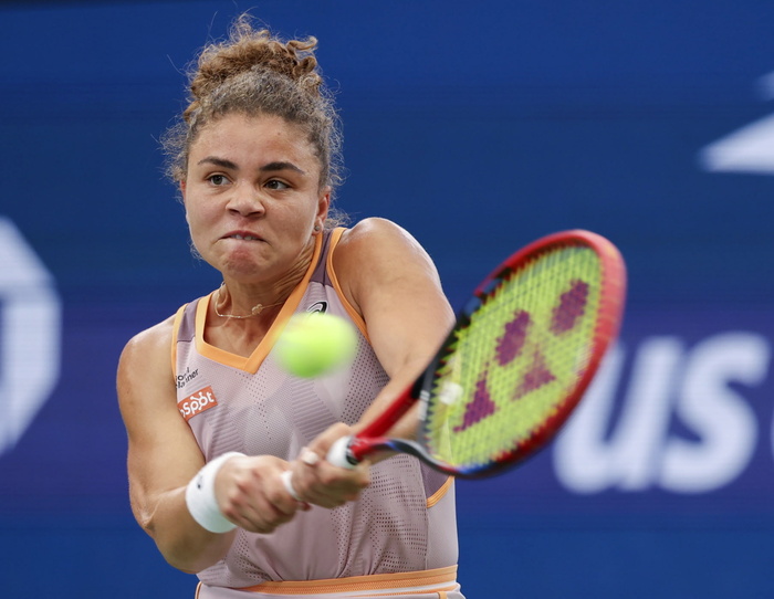 Tennis: Paolini KO'd by Muchova in US Open last 16