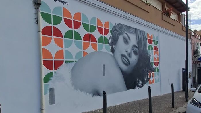 Murale a Pozzuoli per i 90 anni di Sophia Loren – Spettacolo – Ansa.it