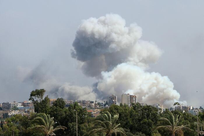 Israele: ‘Raid per colpire il n.3 di Hezbollah. Attaccati 800 obiettivi’. Beirut: ‘274 morti’ – LIVE – Notizie – Ansa.it