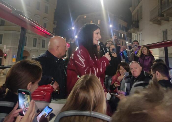 Con ‘Ciao’ Laura Pausini chiude i rapporti senza dirsi addio – Musica – Ansa.it