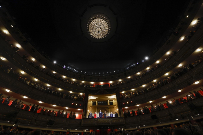 Opera workers announce premiere strike