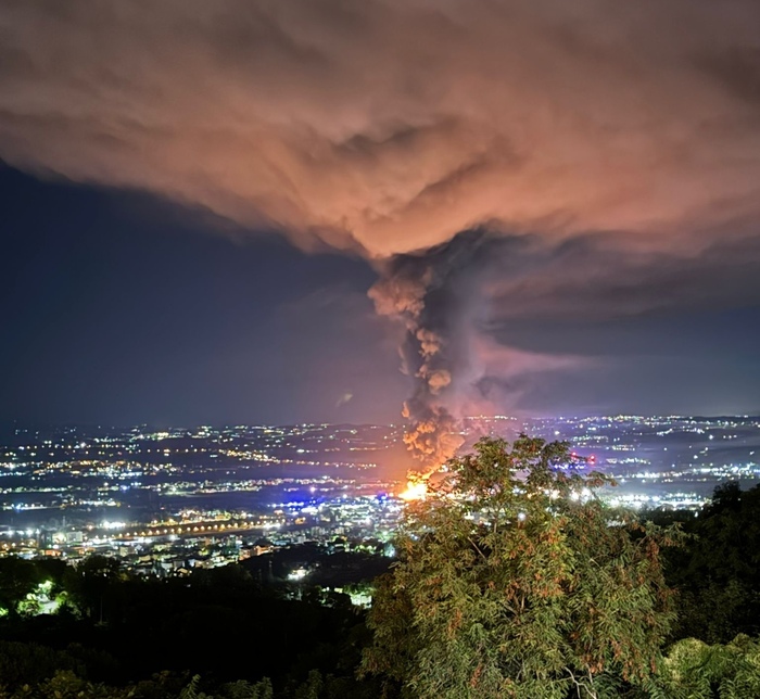 Brucia anche azienda a Chieti, ‘tenere chiuse le finestre’ – Notizie – Ansa.it